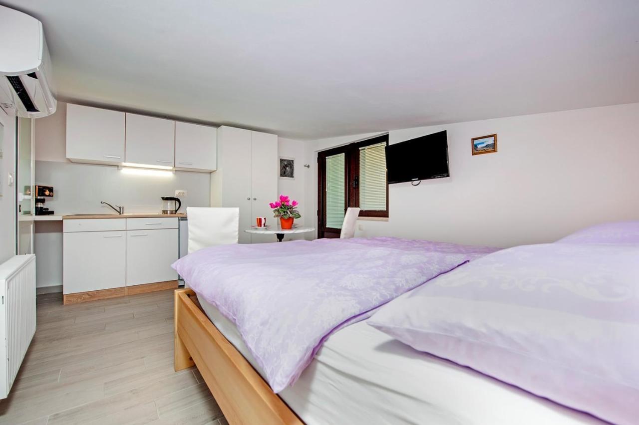 Keser Apartments Rovinj Exterior photo